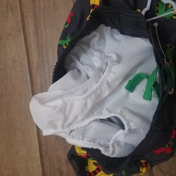 Boys 2t Swim Trunks With Dinosaur Print NWOT - Picture 7 of 9